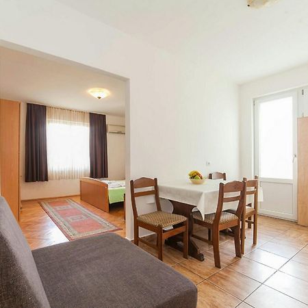 Hana Accommodation Sveti Stefan Ruang foto