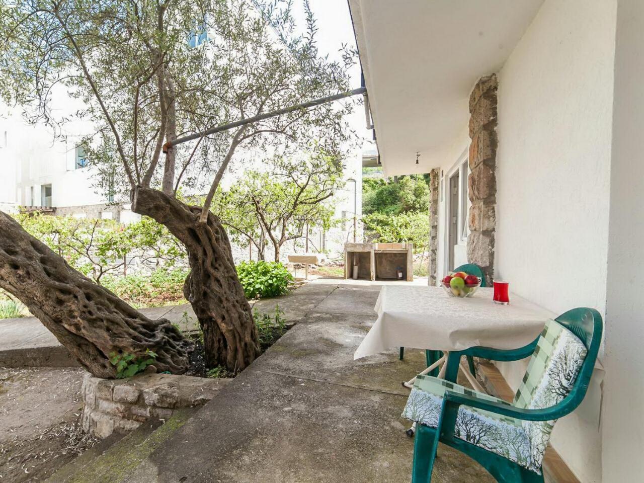 Hana Accommodation Sveti Stefan Bagian luar foto