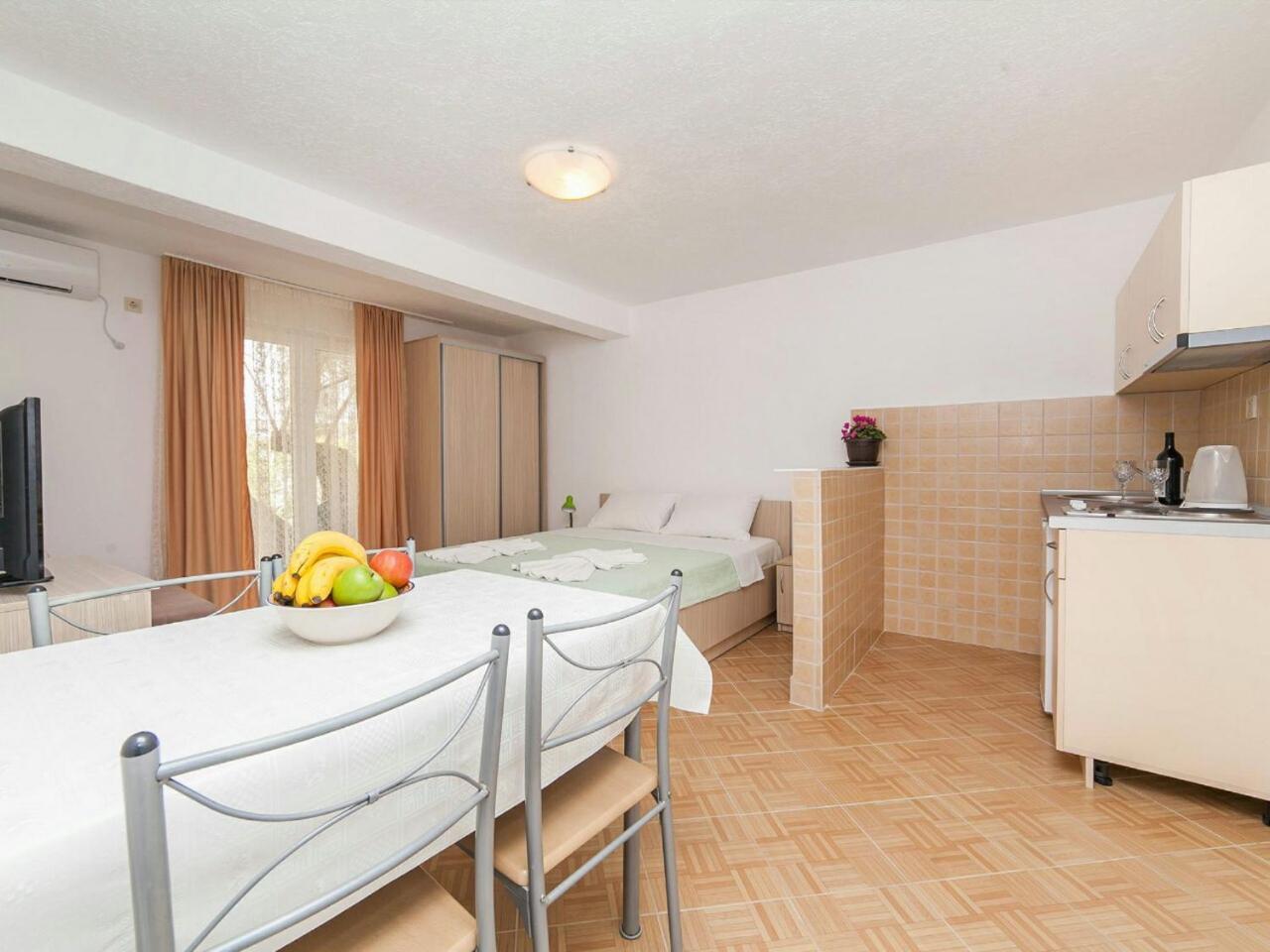Hana Accommodation Sveti Stefan Bagian luar foto