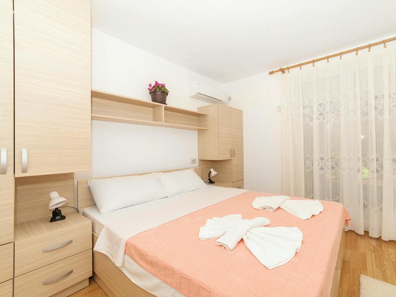 Hana Accommodation Sveti Stefan Bagian luar foto