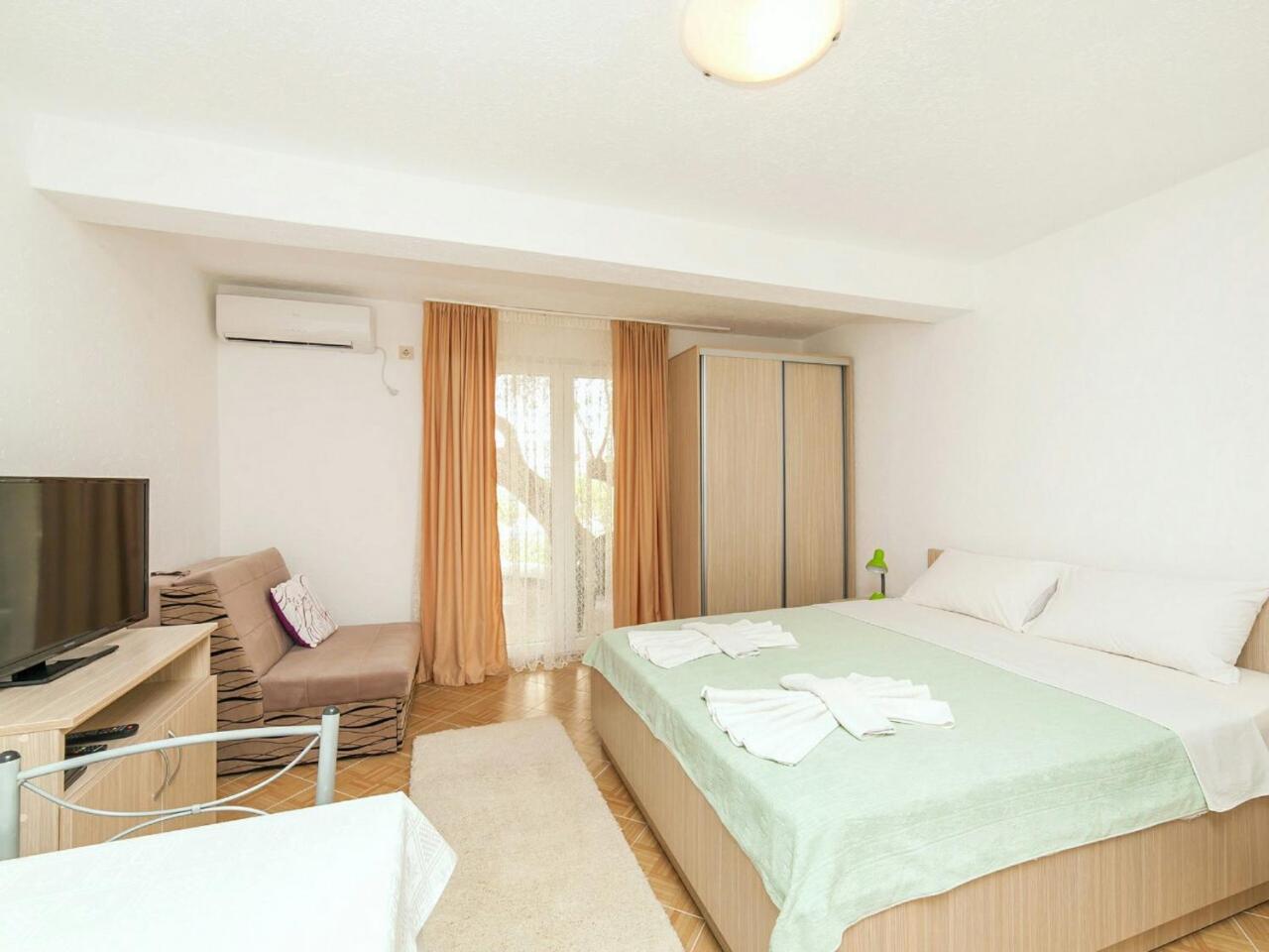 Hana Accommodation Sveti Stefan Bagian luar foto