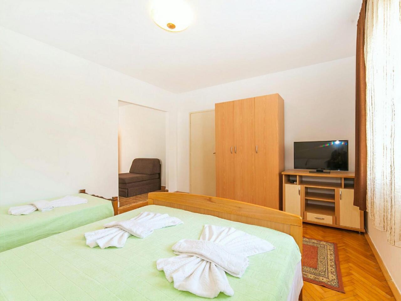 Hana Accommodation Sveti Stefan Bagian luar foto