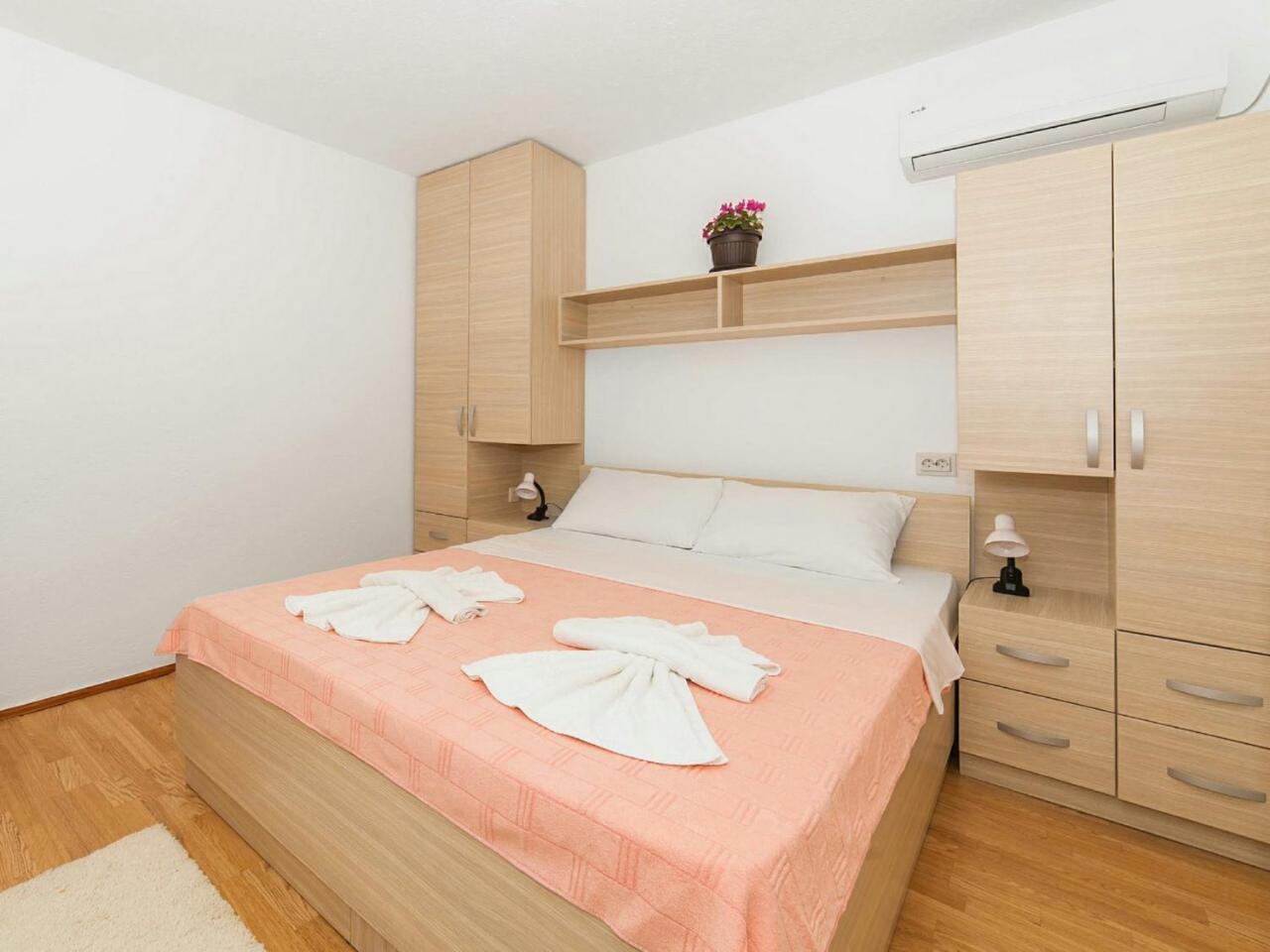Hana Accommodation Sveti Stefan Bagian luar foto
