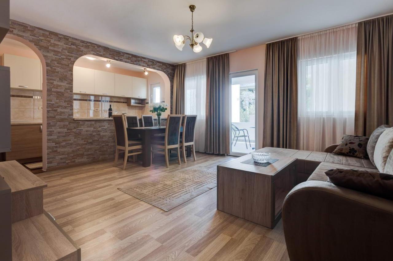 Hana Accommodation Sveti Stefan Bagian luar foto